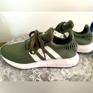 Brand new Adidas Swift Run size 8